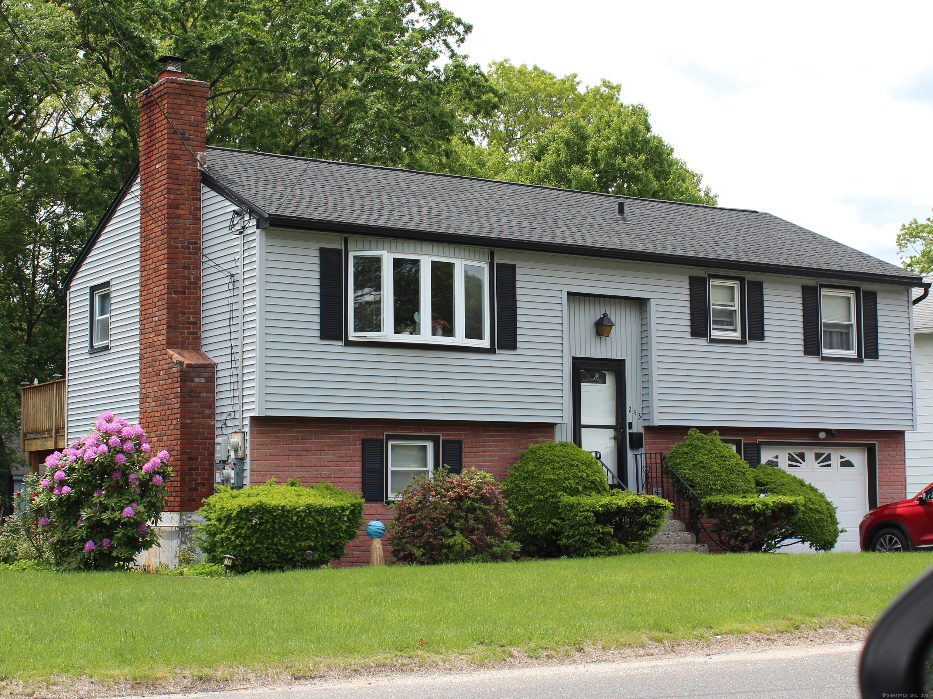 Property for Sale at Courtland Avenue, Waterbury, Connecticut - Bedrooms: 3 
Bathrooms: 2 
Rooms: 6  - $354,900