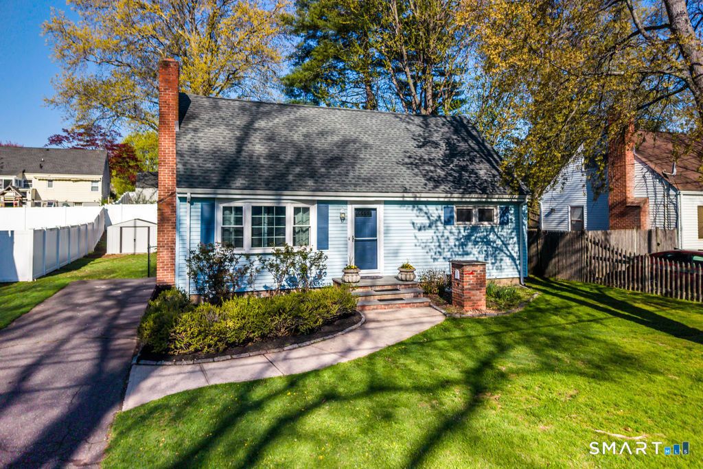 Photo of 37 Lewis Lane, West Hartford, CT 06107 (MLS # 24170042)