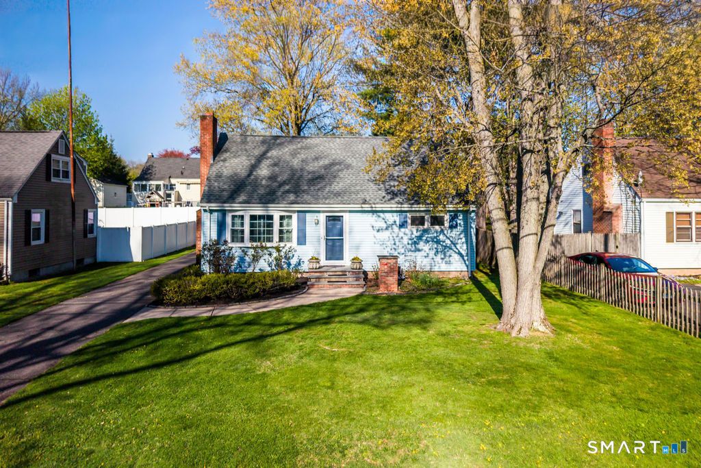 Photo of 37 Lewis Lane, West Hartford, CT 06107 (MLS # 24170042)