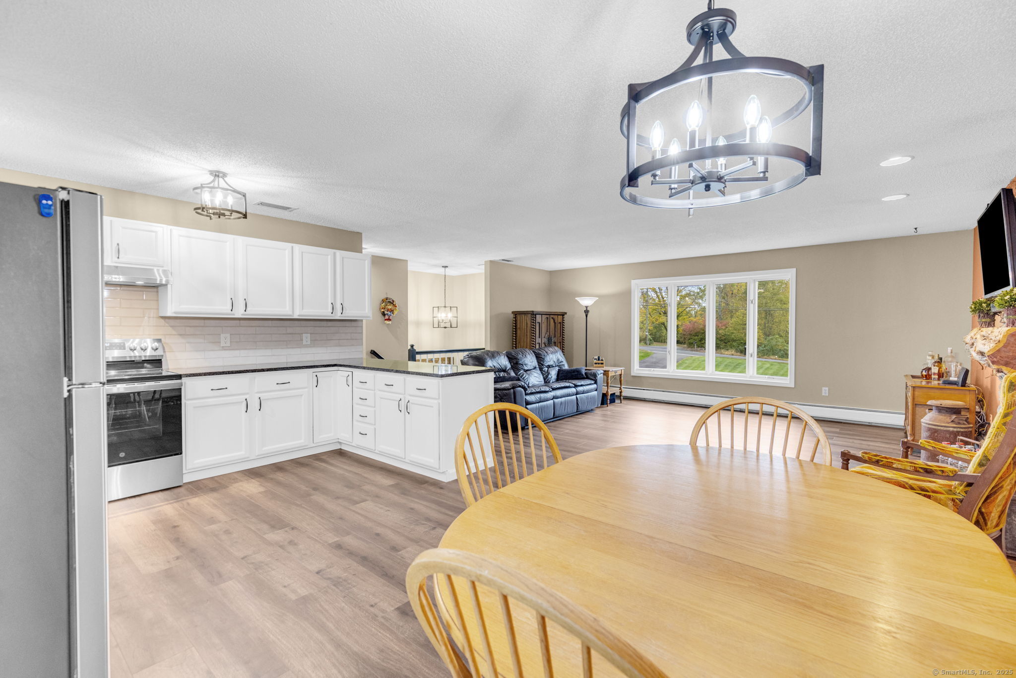 Thomaston, Connecticut 06787, United States, 3 Bedrooms Bedrooms, ,3 BathroomsBathrooms,Residential,Coming Soon,227703