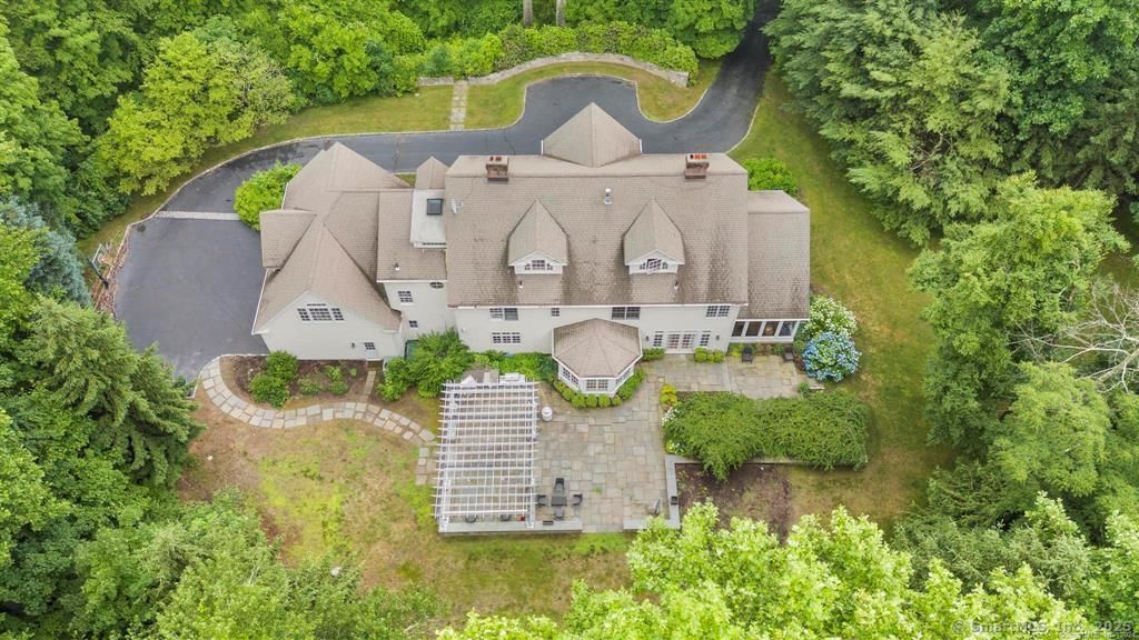 Photo of 9 Zak Hill Drive, Woodbridge, CT 06525 (MLS # 24144334)