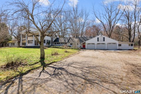Photo of 835 Monroe Turnpike, Monroe, CT 06468 (MLS # 24143075)
