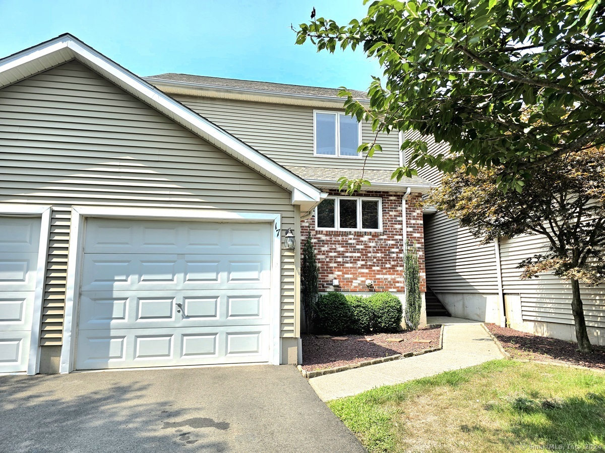 View Newington, CT 06111 townhome