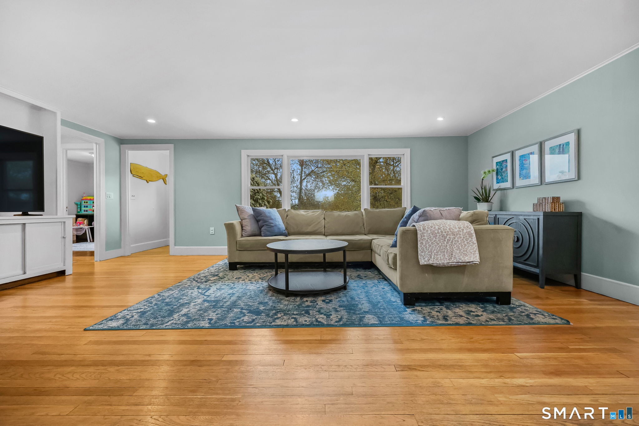 85 Woodbury Avenue
