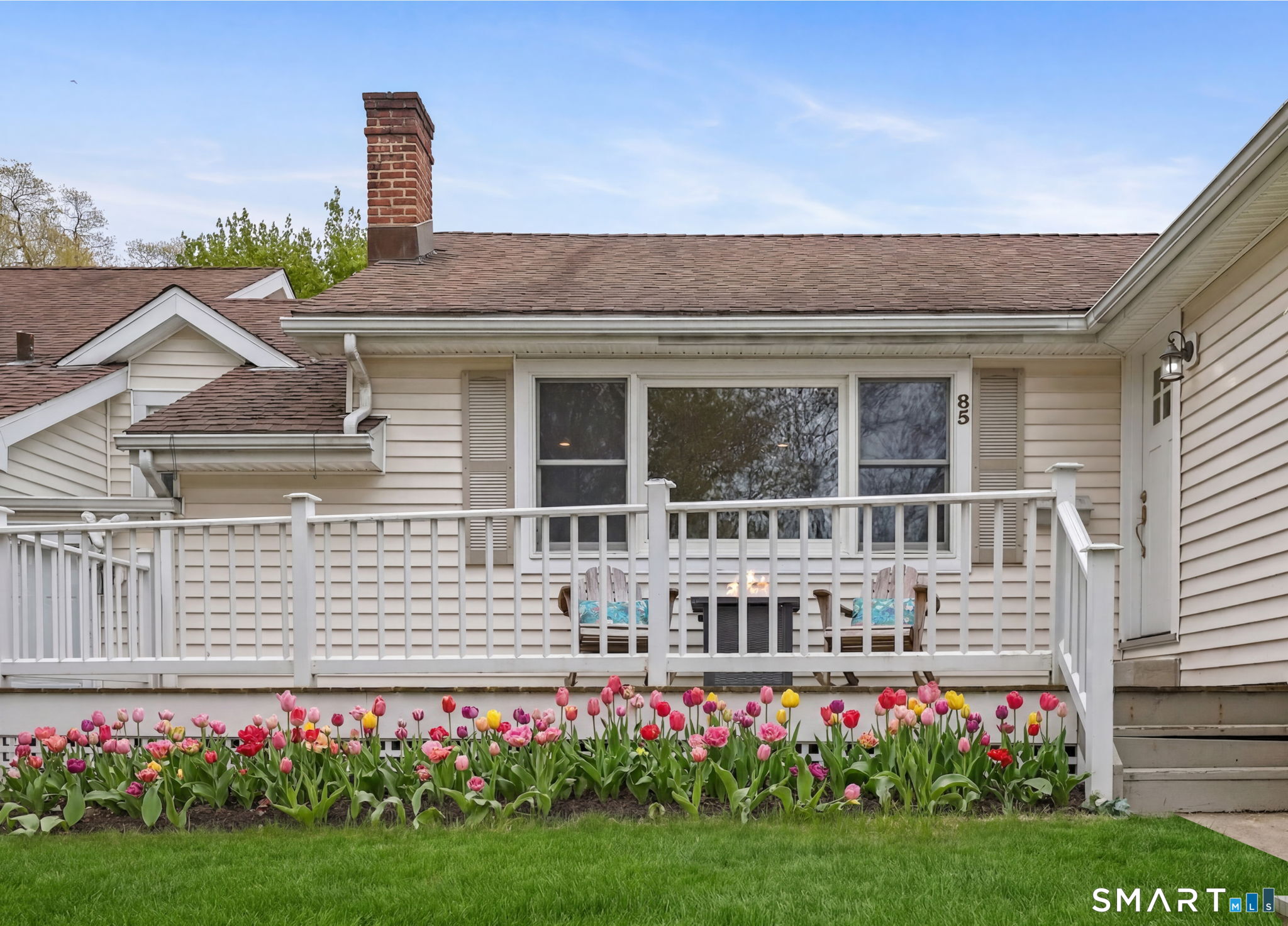 85 Woodbury Avenue
