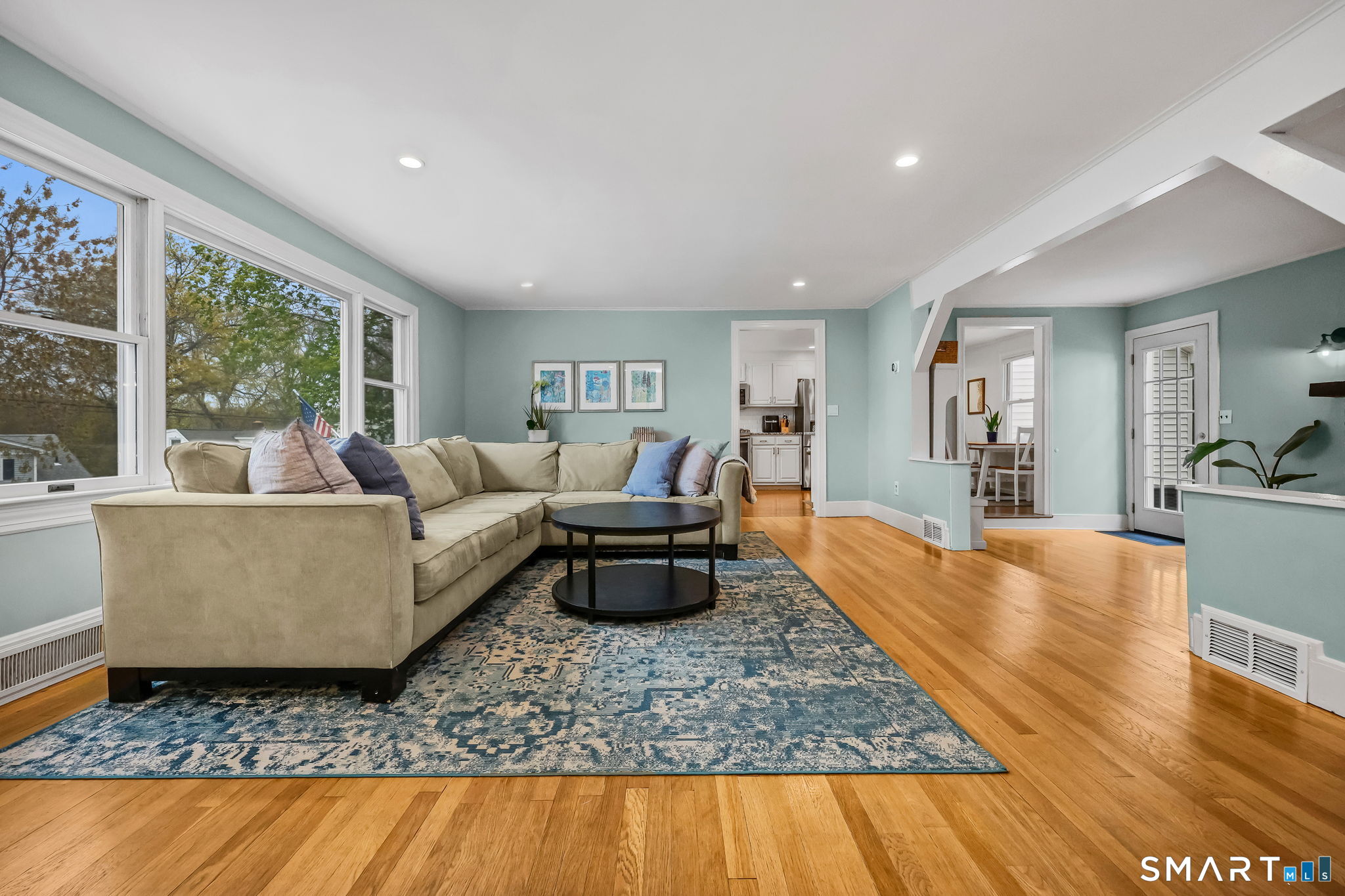 85 Woodbury Avenue