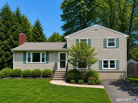 Photo of 44 Palmer Woods Circle, Branford, CT 06405 (MLS # 24169476)