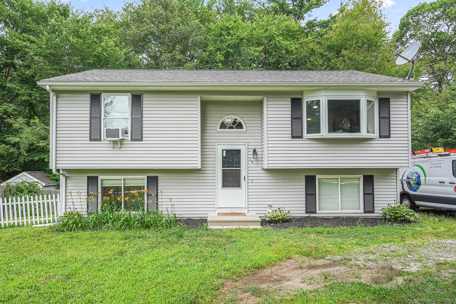 19 Thompson Pike