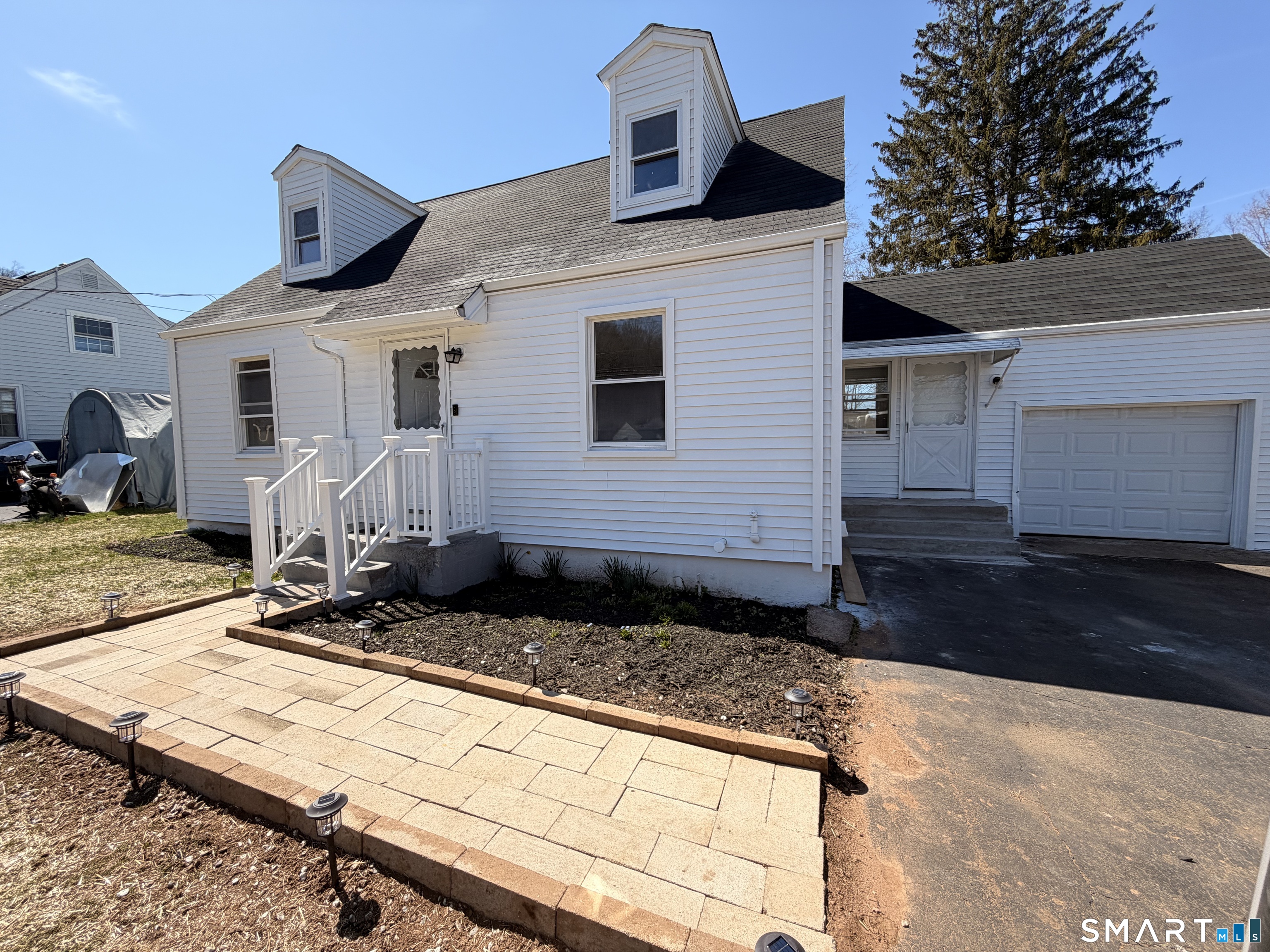 8 River Road