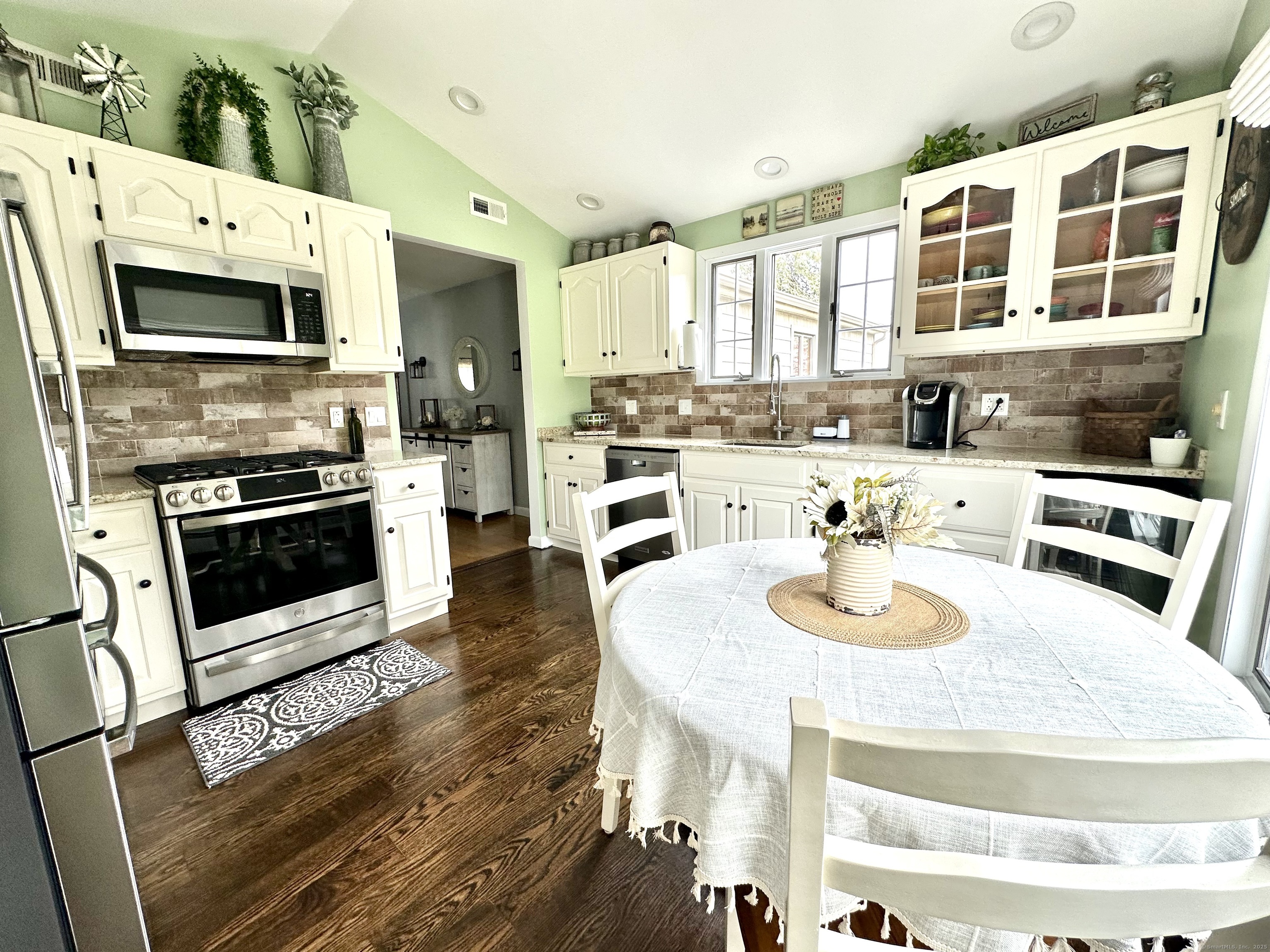 36 Green Meadow Road, Milford, Connecticut image 9