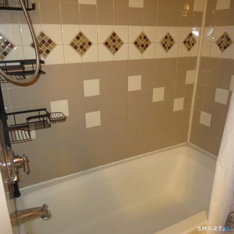 Tiny photo for 410 Farmington Avenue #APT 3L, New Britain, CT 06053 (MLS # 24153614)