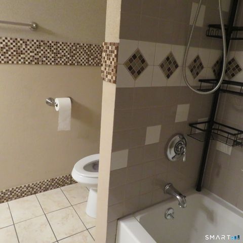 Tiny photo for 410 Farmington Avenue #APT 3L, New Britain, CT 06053 (MLS # 24153614)