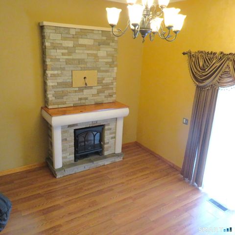 Tiny photo for 410 Farmington Avenue #APT 3L, New Britain, CT 06053 (MLS # 24153614)