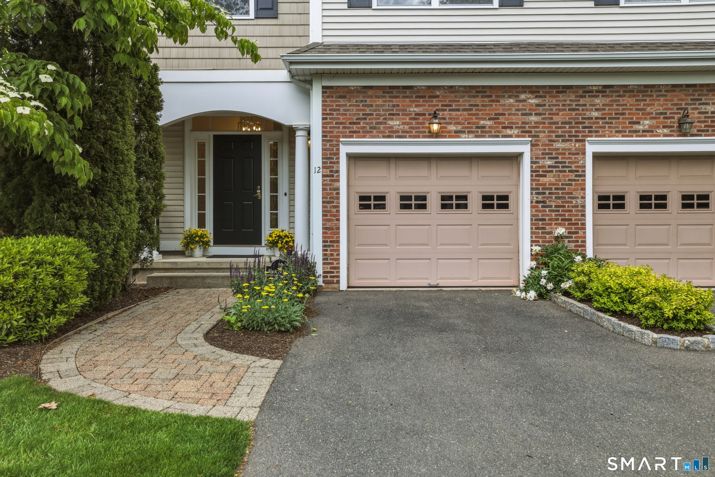 12 Schoolhouse Drive 12