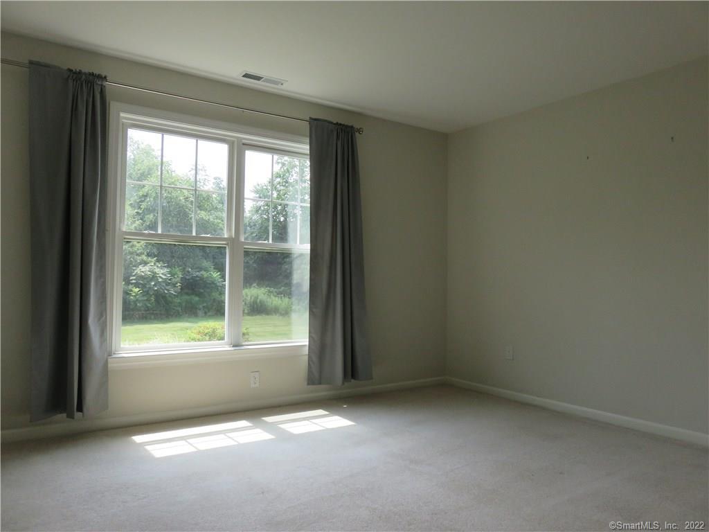 Farmington, Connecticut 06032, United States, 3 Bedrooms Bedrooms, ,3 BathroomsBathrooms,Residential,Active,227733