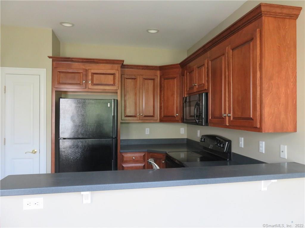 Farmington, Connecticut 06032, United States, 3 Bedrooms Bedrooms, ,3 BathroomsBathrooms,Residential,Active,227733