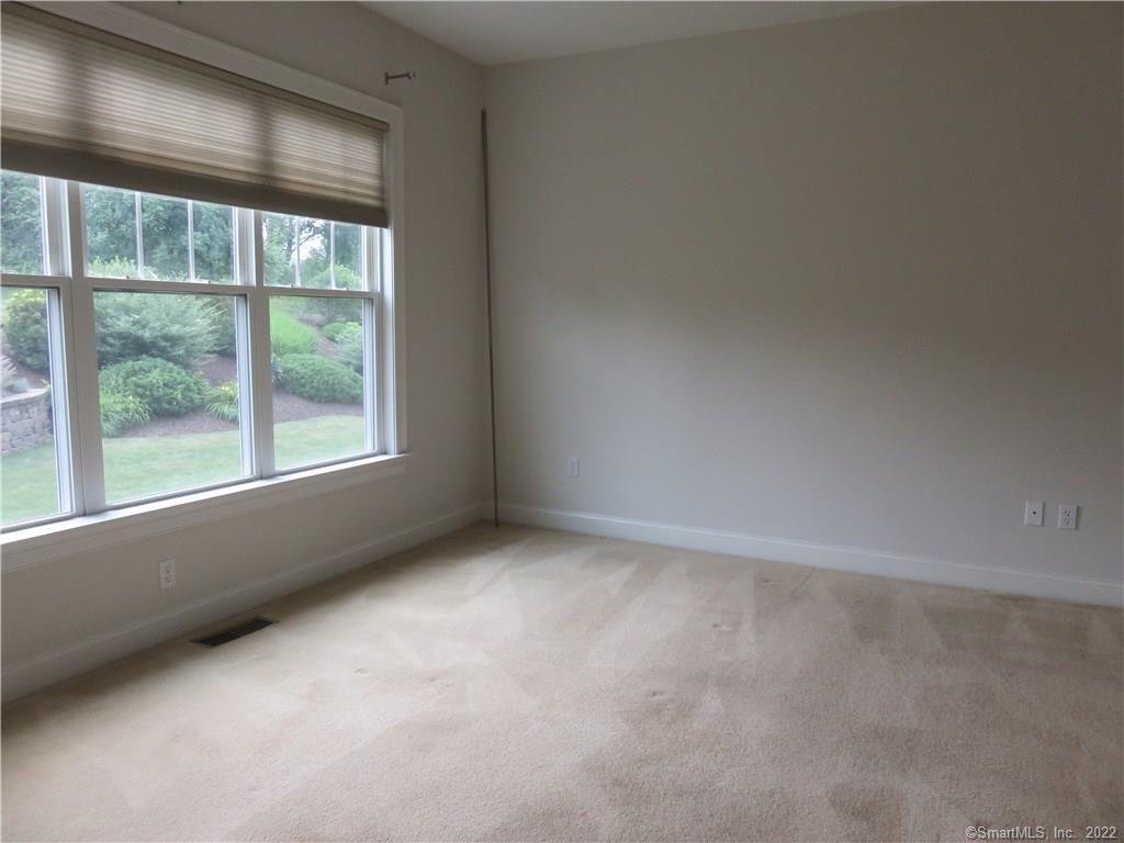 Farmington, Connecticut 06032, United States, 3 Bedrooms Bedrooms, ,3 BathroomsBathrooms,Residential,Active,227733