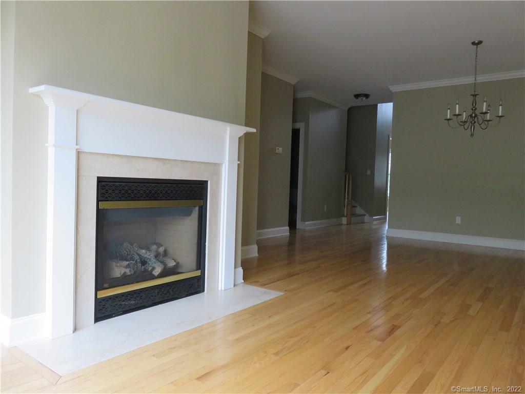 Farmington, Connecticut 06032, United States, 3 Bedrooms Bedrooms, ,3 BathroomsBathrooms,Residential,Active,227733