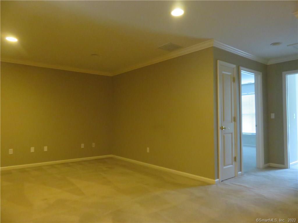 Farmington, Connecticut 06032, United States, 3 Bedrooms Bedrooms, ,3 BathroomsBathrooms,Residential,Active,227733