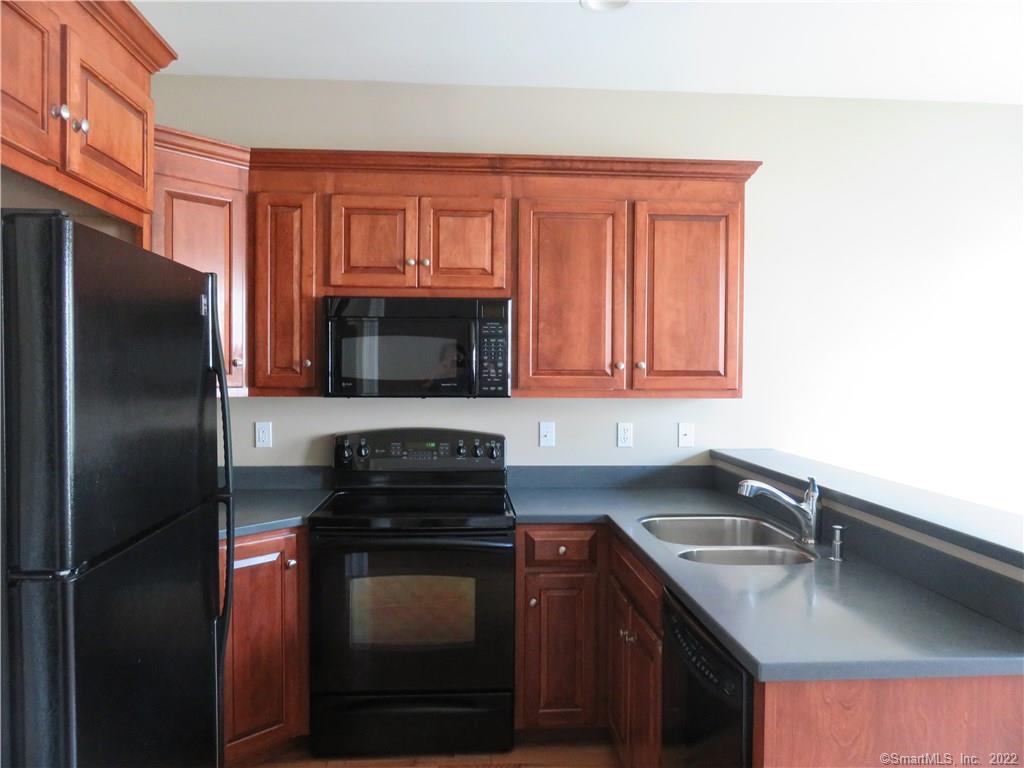 Farmington, Connecticut 06032, United States, 3 Bedrooms Bedrooms, ,3 BathroomsBathrooms,Residential,Active,227733