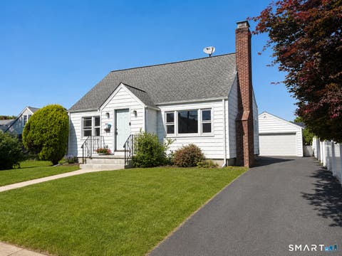 Homes For Sale - 210 Stratfield Place<br/> Bridgeport, CT 06606