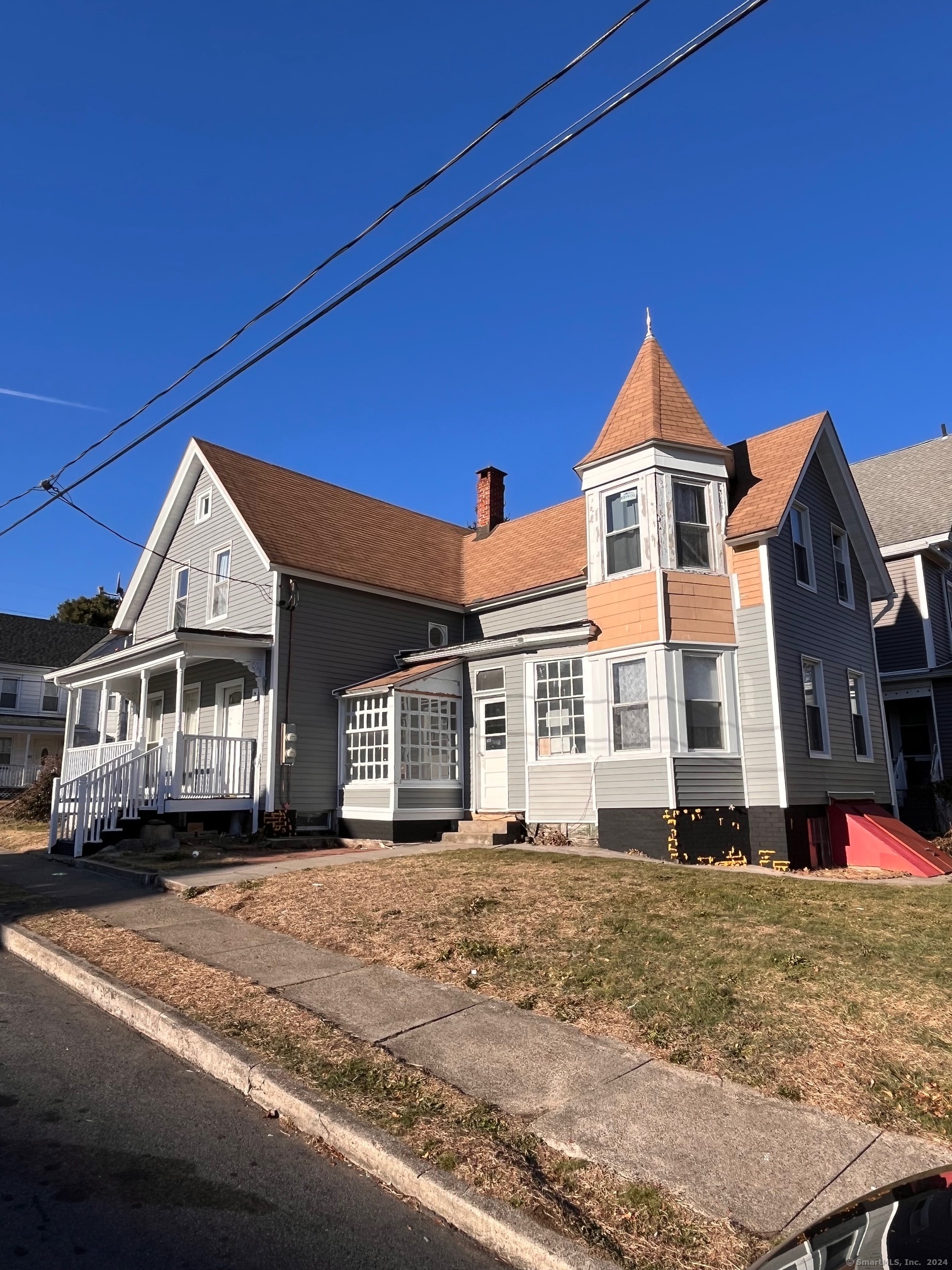 13th Street, Norwich, Connecticut - 3 Bedrooms  
2 Bathrooms  
8 Rooms - 