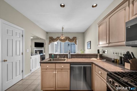 Tiny photo for 9 Cypress Circle #9, Berlin, CT 06037 (MLS # 24164520)