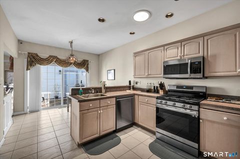 Tiny photo for 9 Cypress Circle #9, Berlin, CT 06037 (MLS # 24164520)