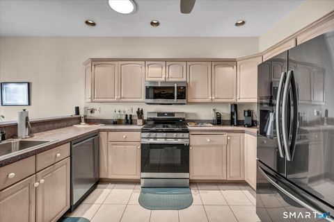 Tiny photo for 9 Cypress Circle #9, Berlin, CT 06037 (MLS # 24164520)