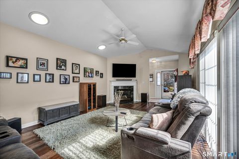 Tiny photo for 9 Cypress Circle #9, Berlin, CT 06037 (MLS # 24164520)