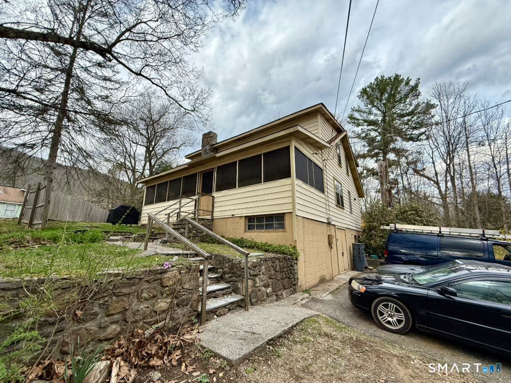 6-A Birch Hill Lane