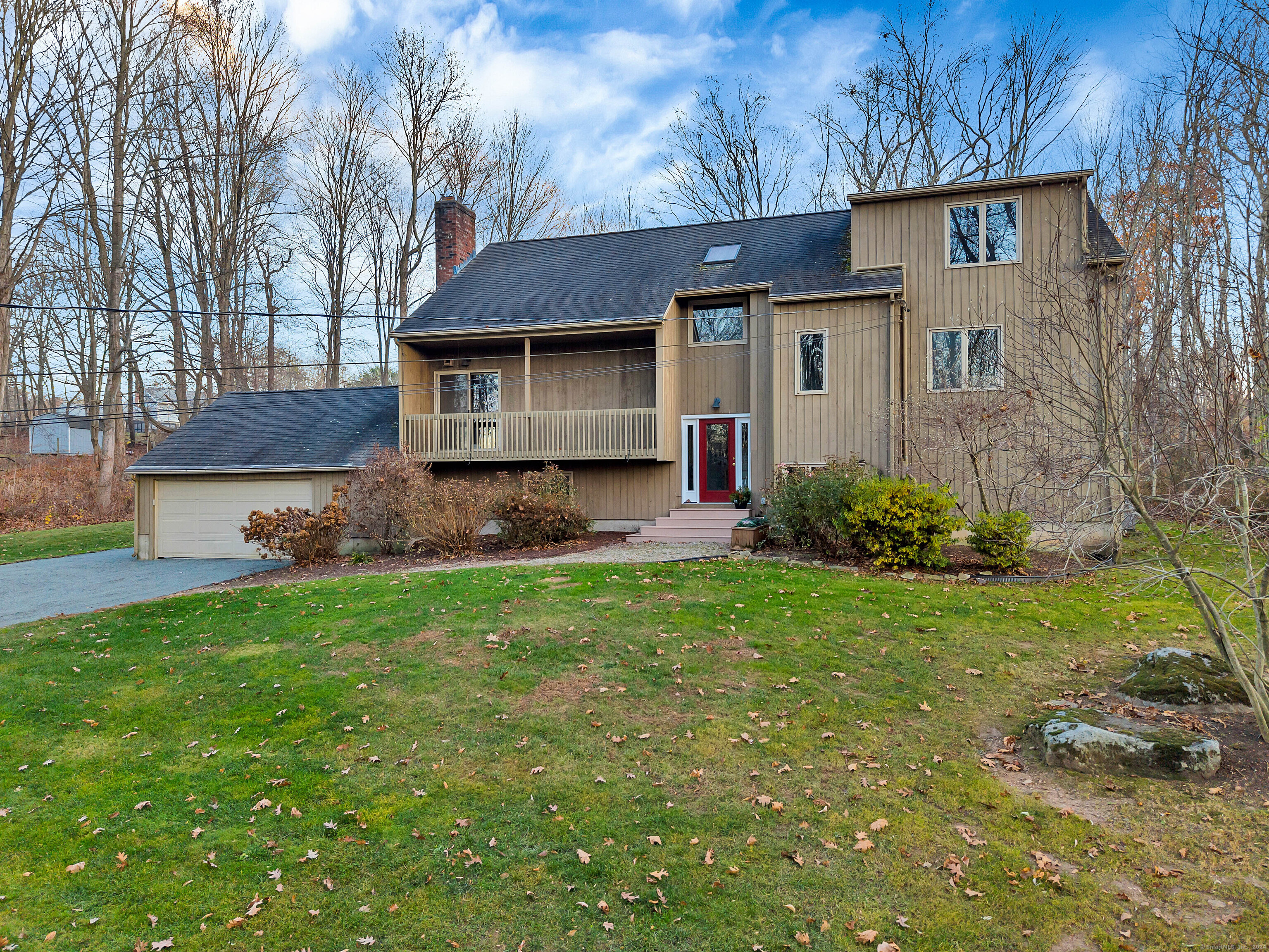 158 Saint Francis Woods Road, Madison, Connecticut - 4 Bedrooms  
3 Bathrooms  
8 Rooms - 