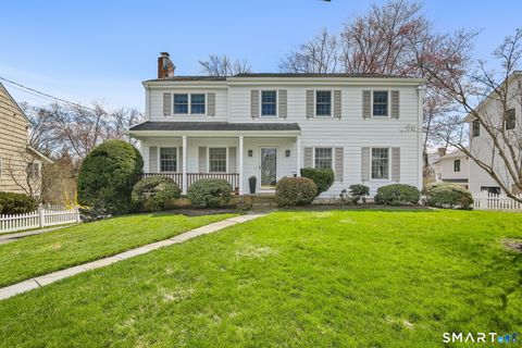 Photo of 40 Fairview Avenue, Darien, CT 06820 (MLS # 24165875)