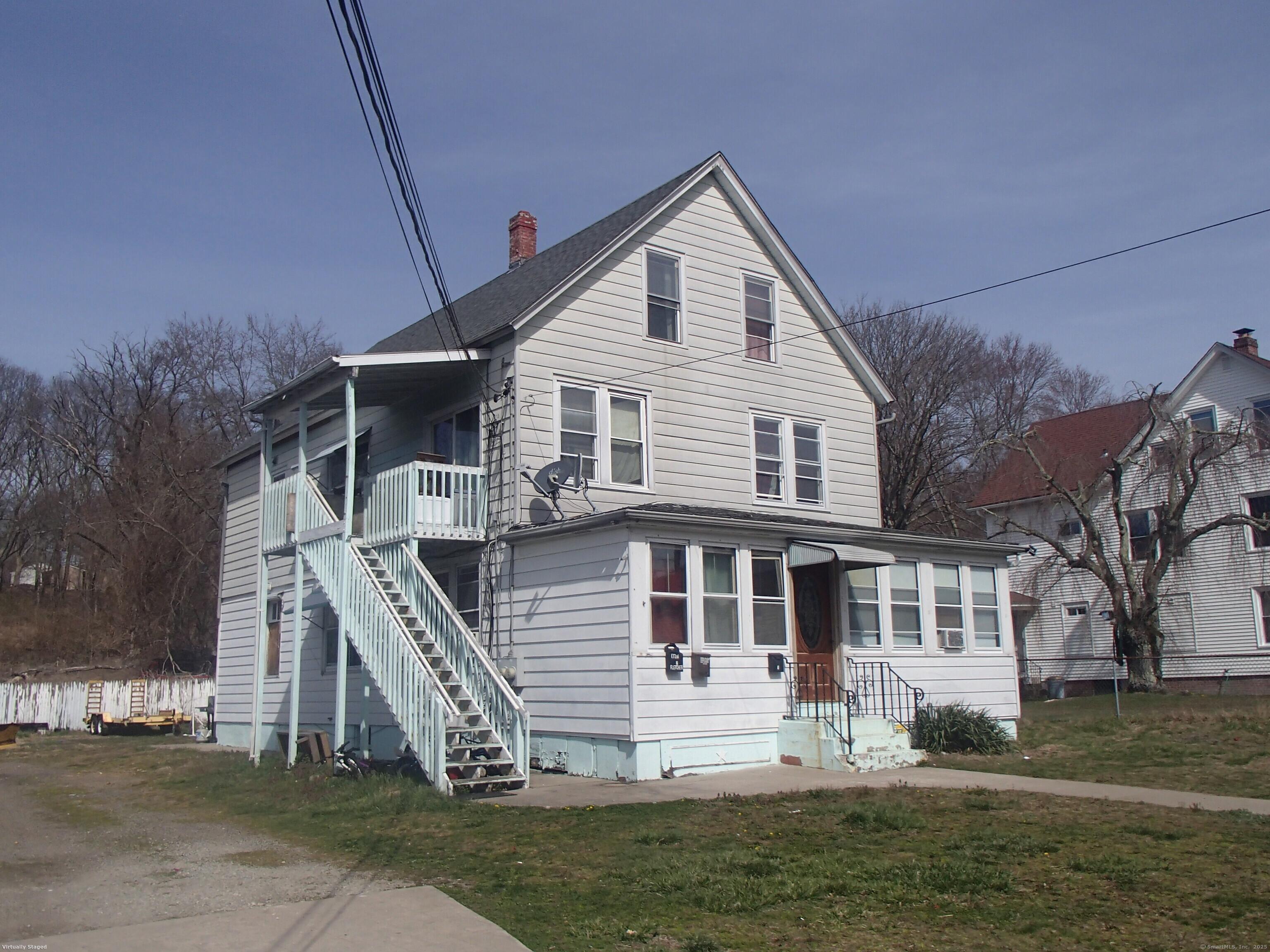 Golden Street, Norwich, Connecticut - 8 Bedrooms  
3 Bathrooms  
10 Rooms - 