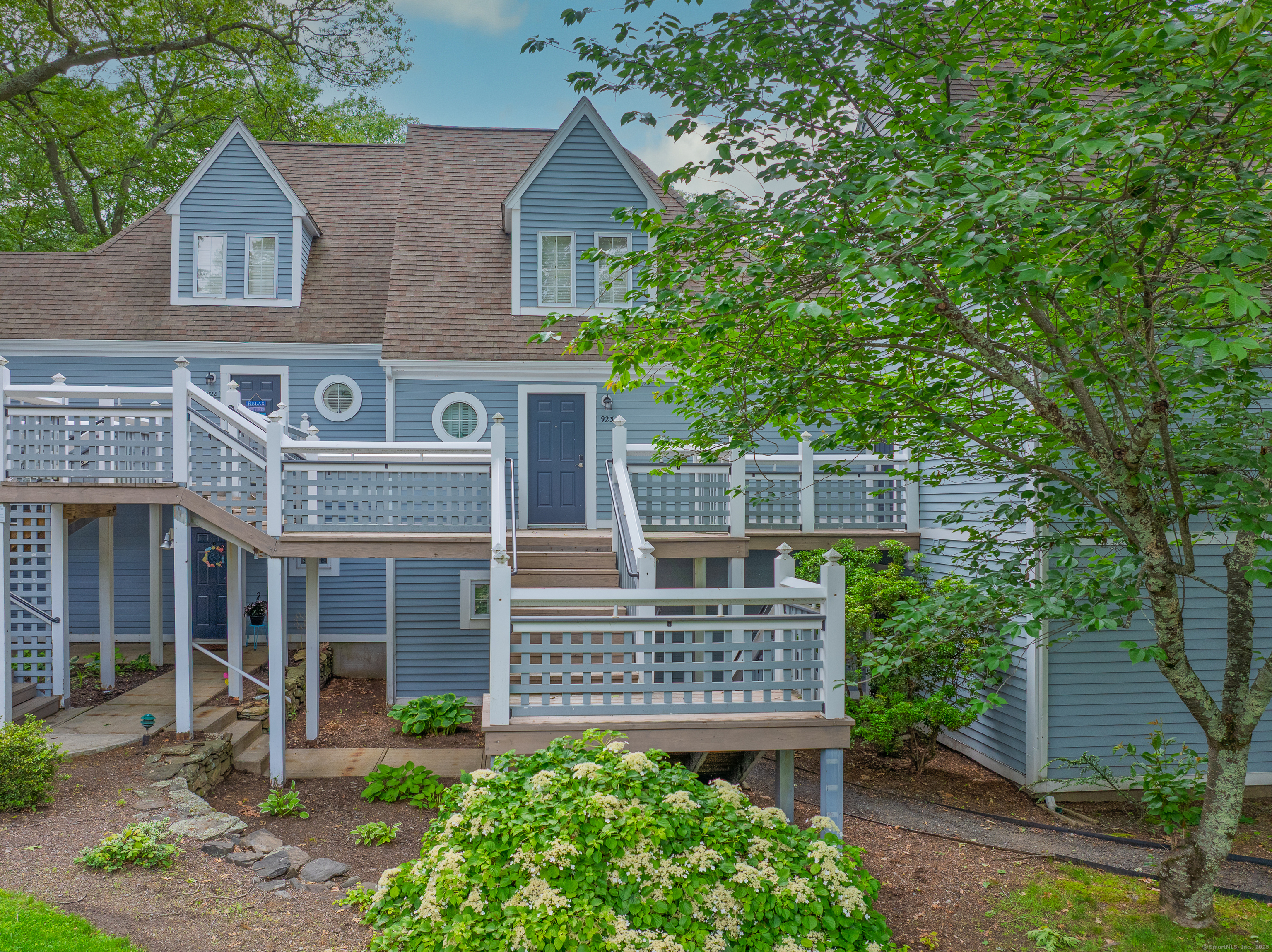 923 Old Pond Lane 923