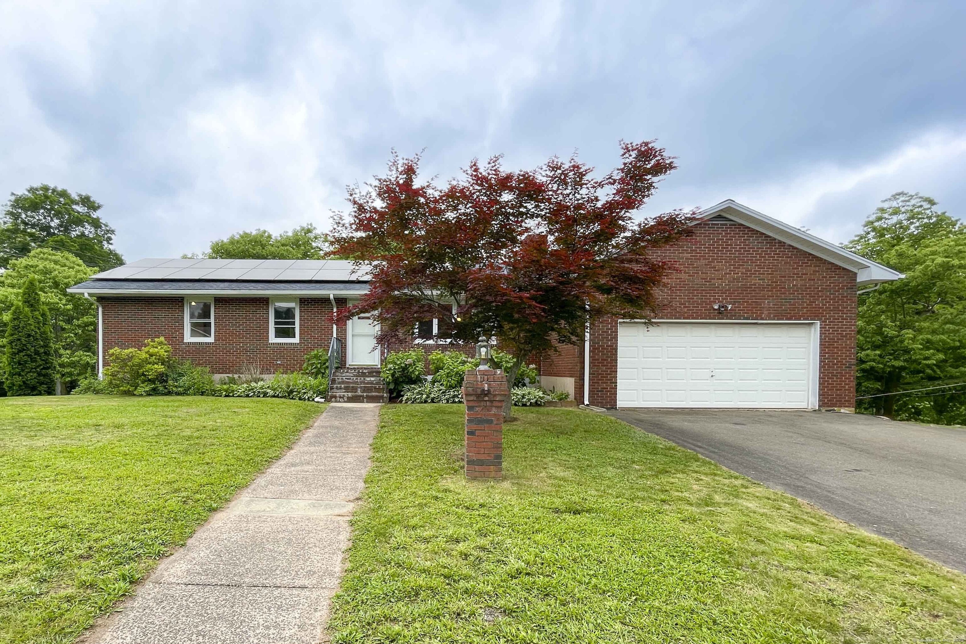 Property for Sale at Milardo Lane, Middletown, Connecticut - Bedrooms: 3 
Bathrooms: 2 
Rooms: 6  - $399,900