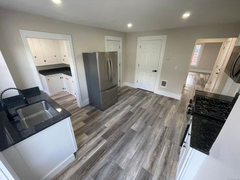 MLS: 24079392