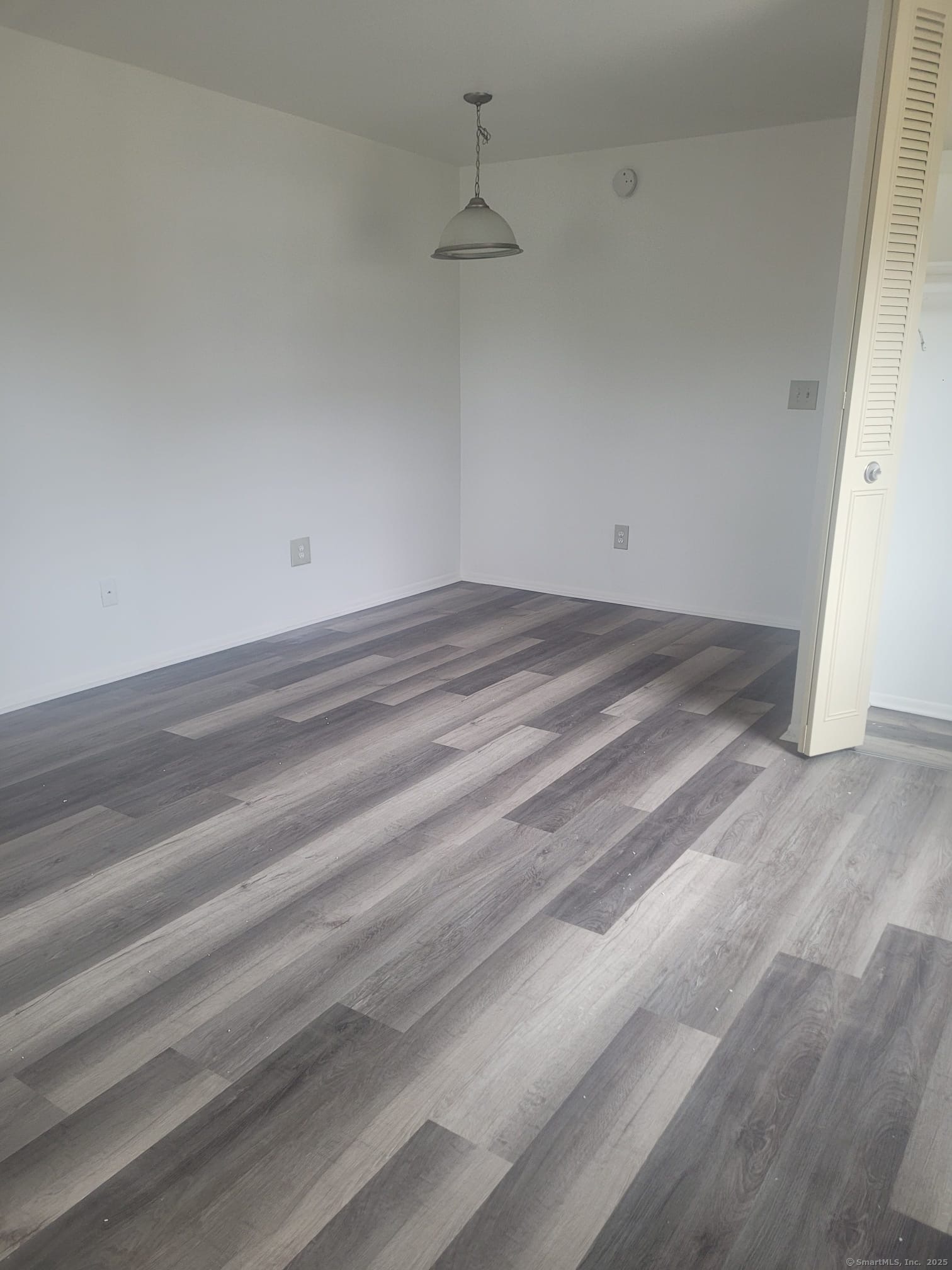 Rental Property at Birdseye Street B7, Bridgeport, Connecticut - Bedrooms: 1 
Bathrooms: 1 
Rooms: 4  - $1,450 MO.