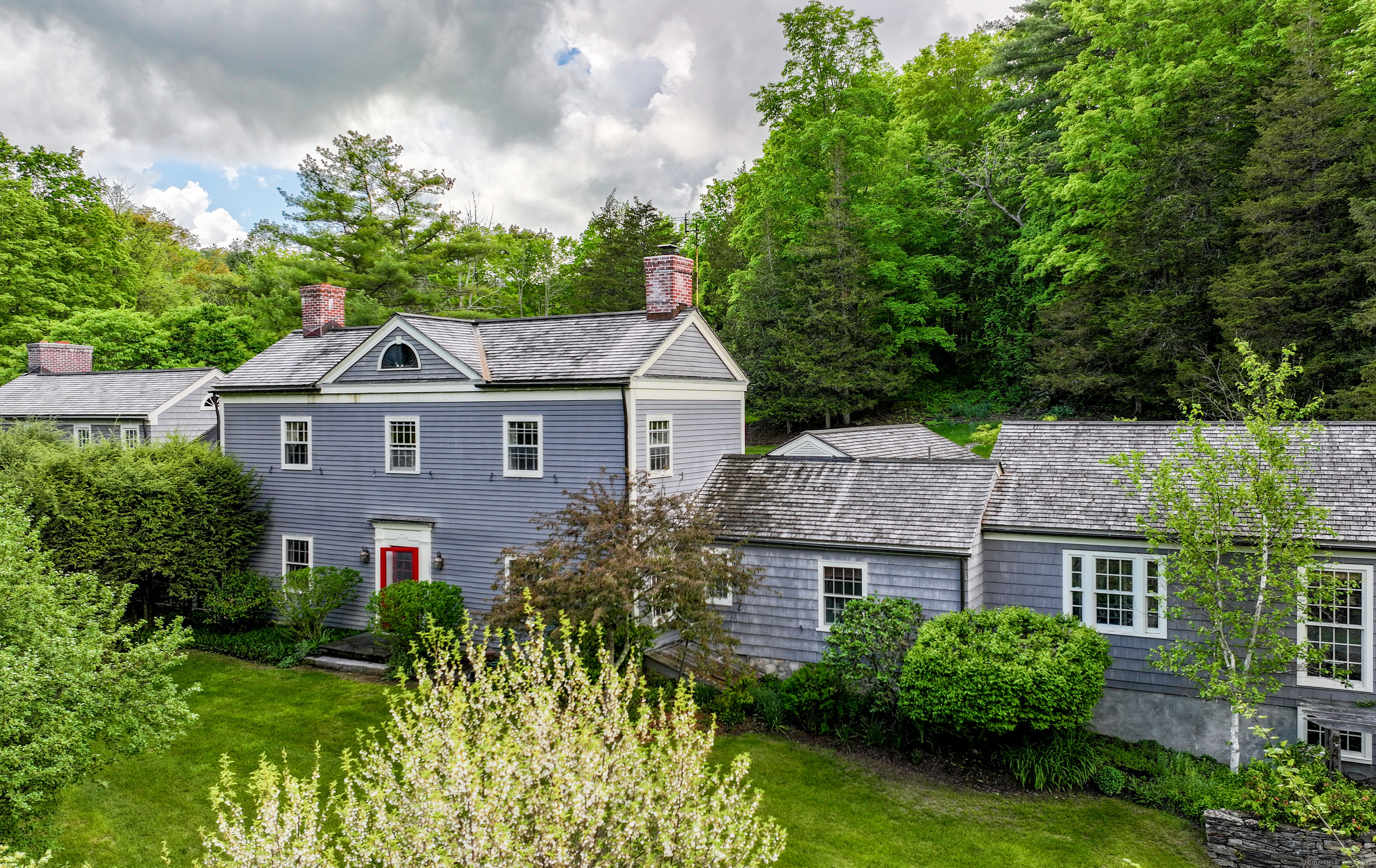 Mudgetown Road, Sharon, Connecticut - 4 Bedrooms  
5 Bathrooms  
11 Rooms - 