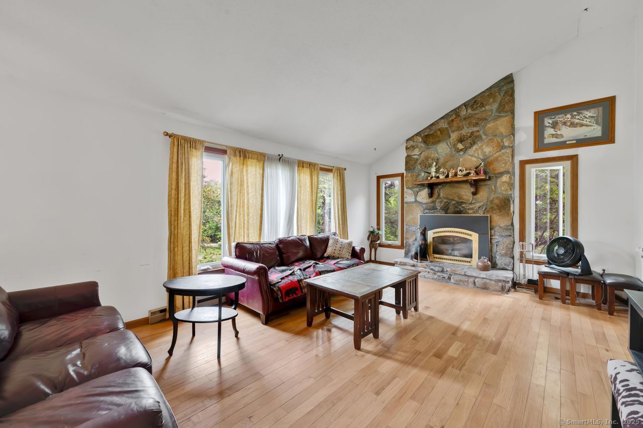 18 Robbie Road