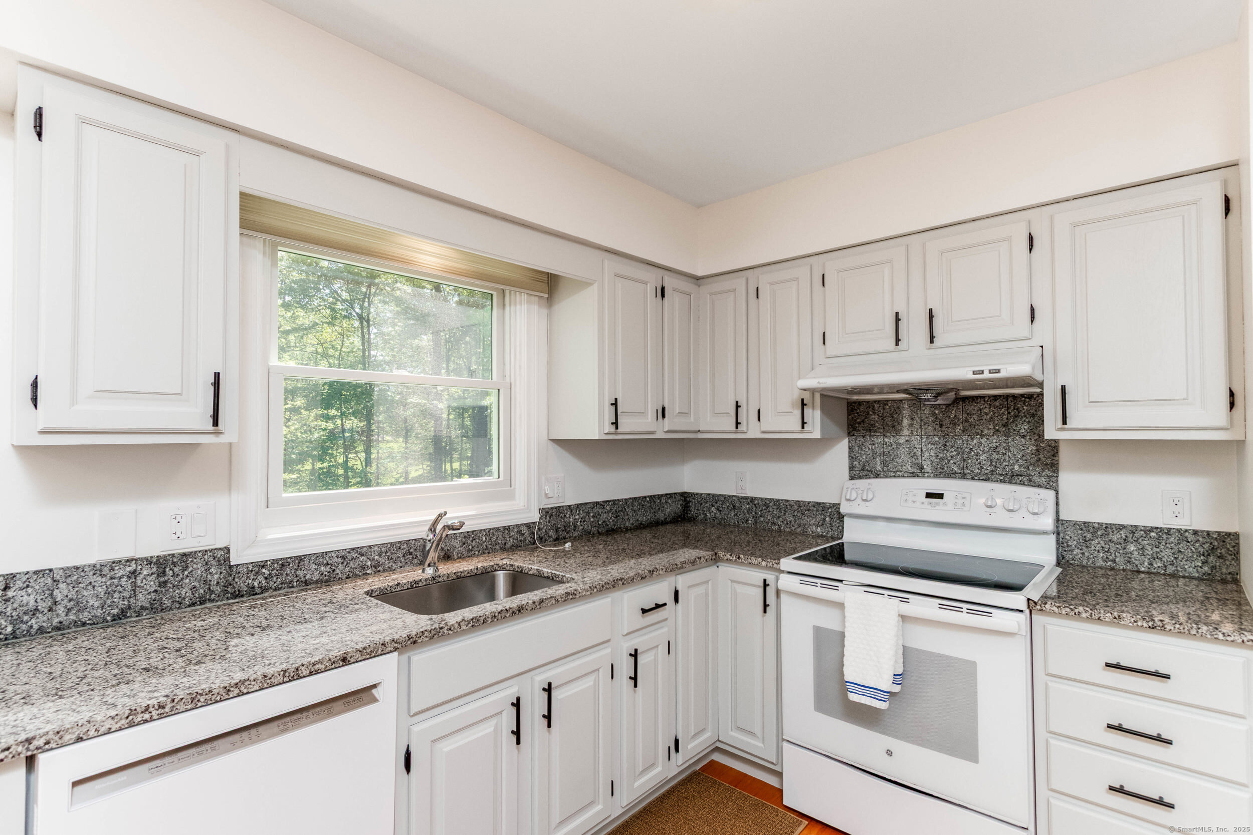 2 Cassella Drive, Wallingford, Connecticut image 6