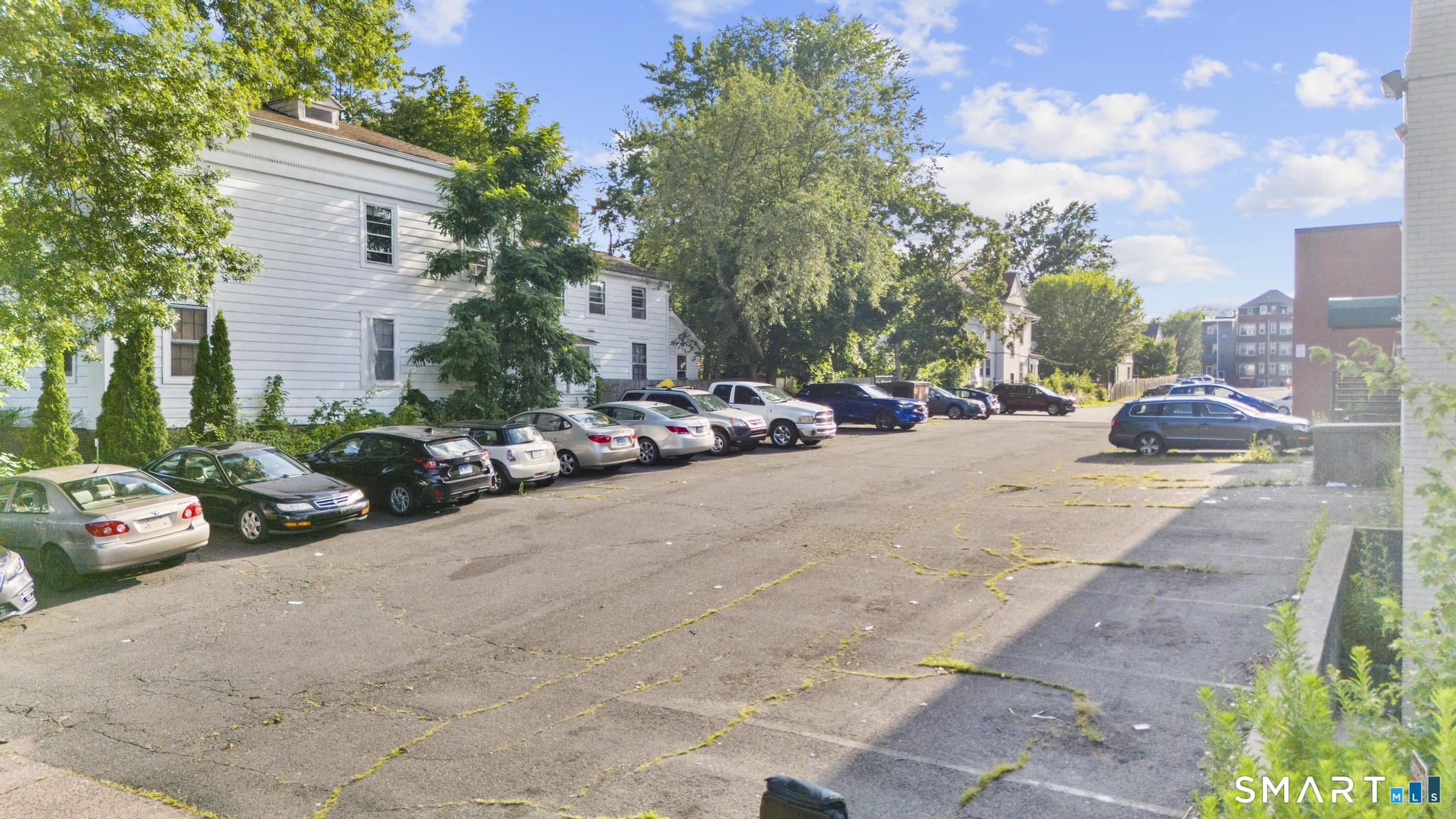 621 Farmington Avenue