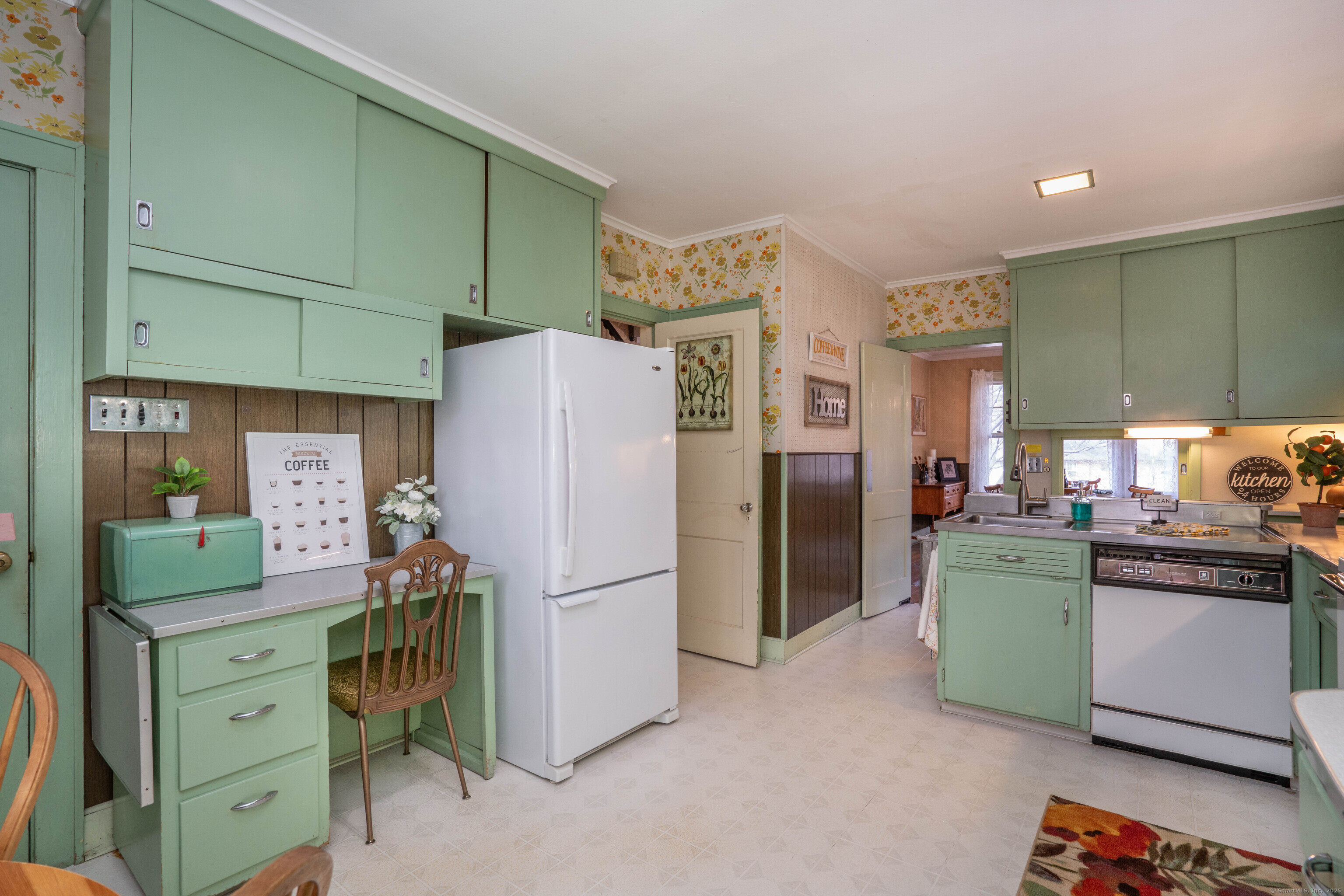 598 E Main Street, Torrington, Connecticut image 4