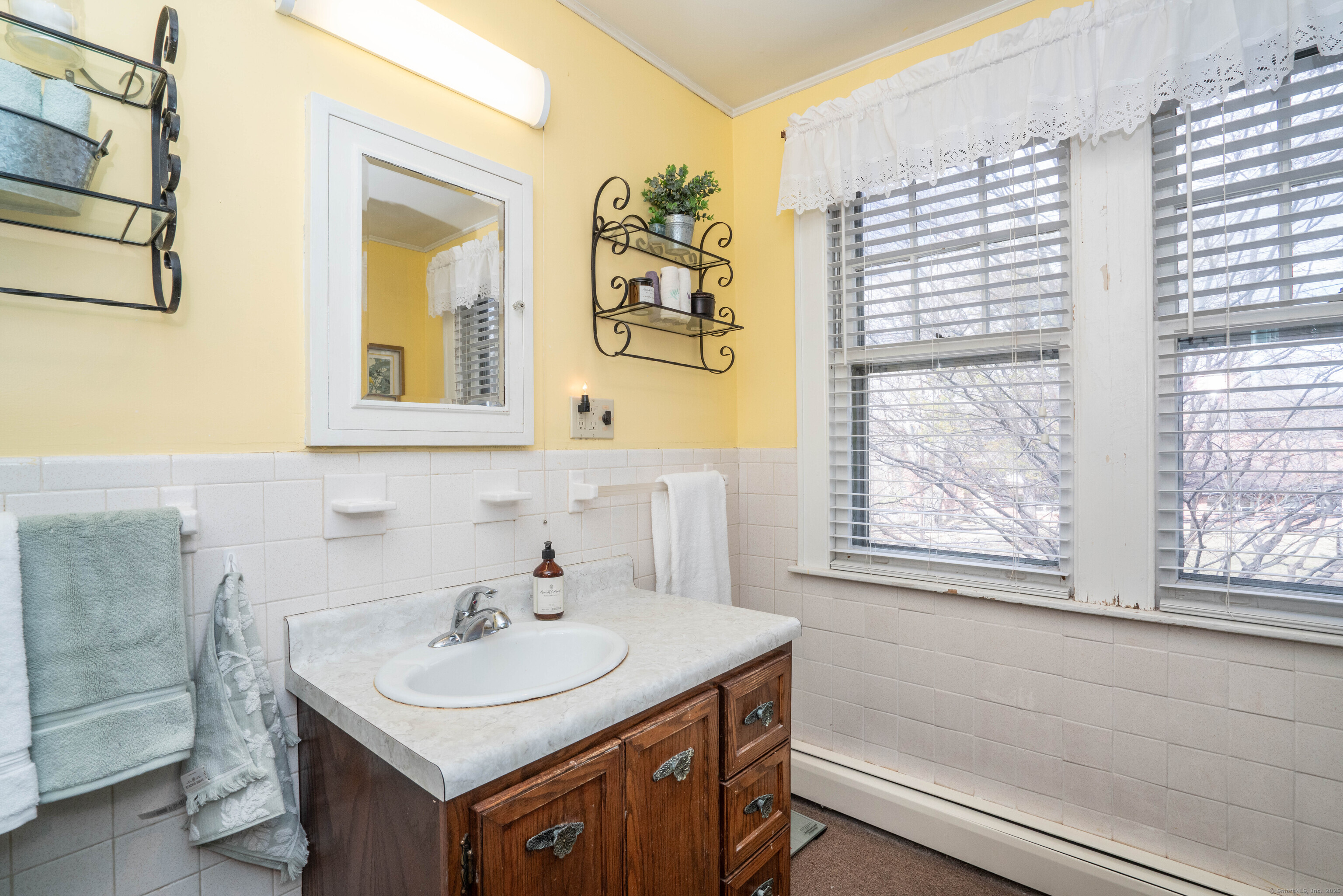 598 E Main Street, Torrington, Connecticut image 29