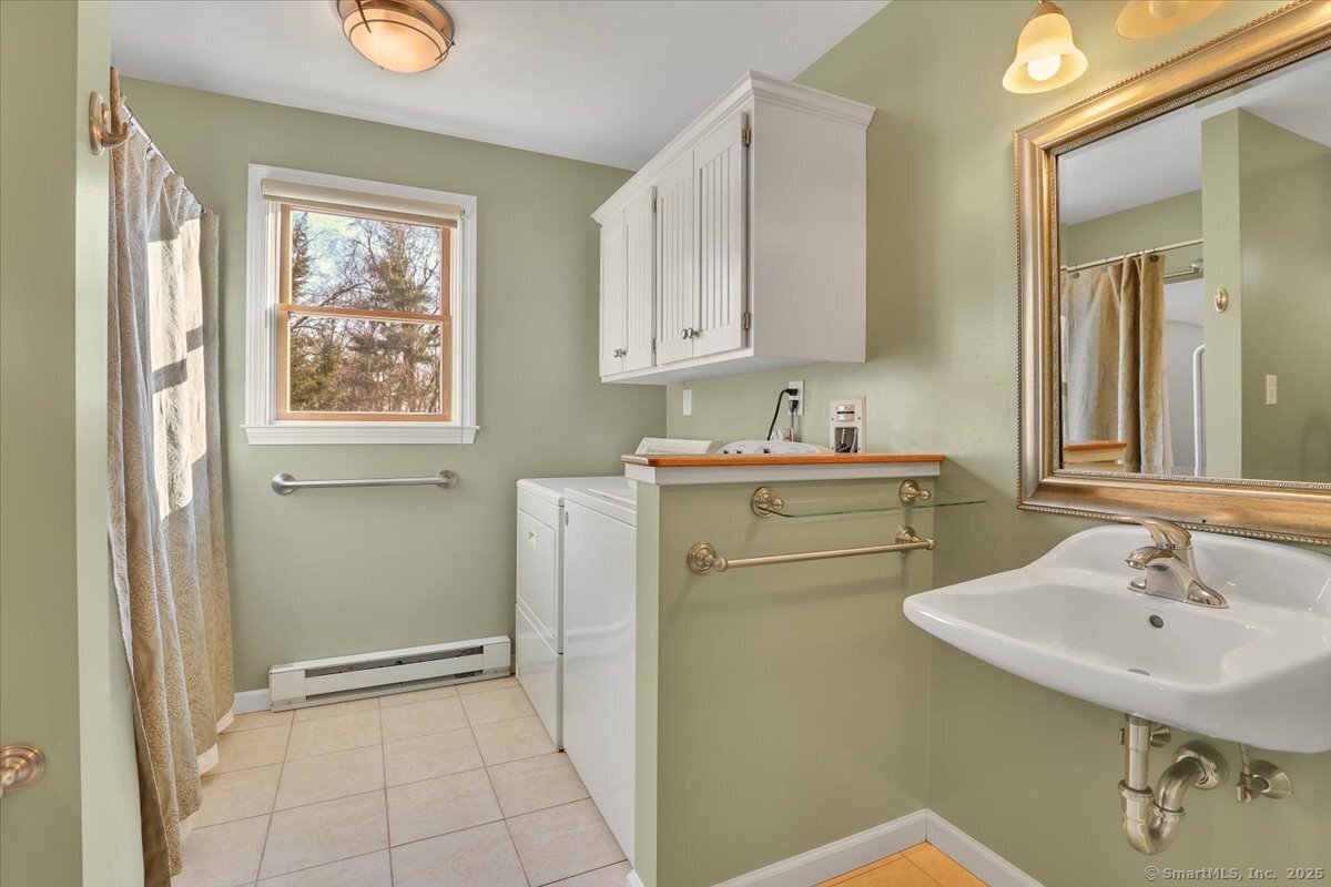 89 Maple Street, East Hartford, Connecticut image 17