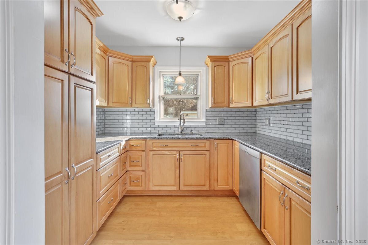 89 Maple Street, East Hartford, Connecticut image 3