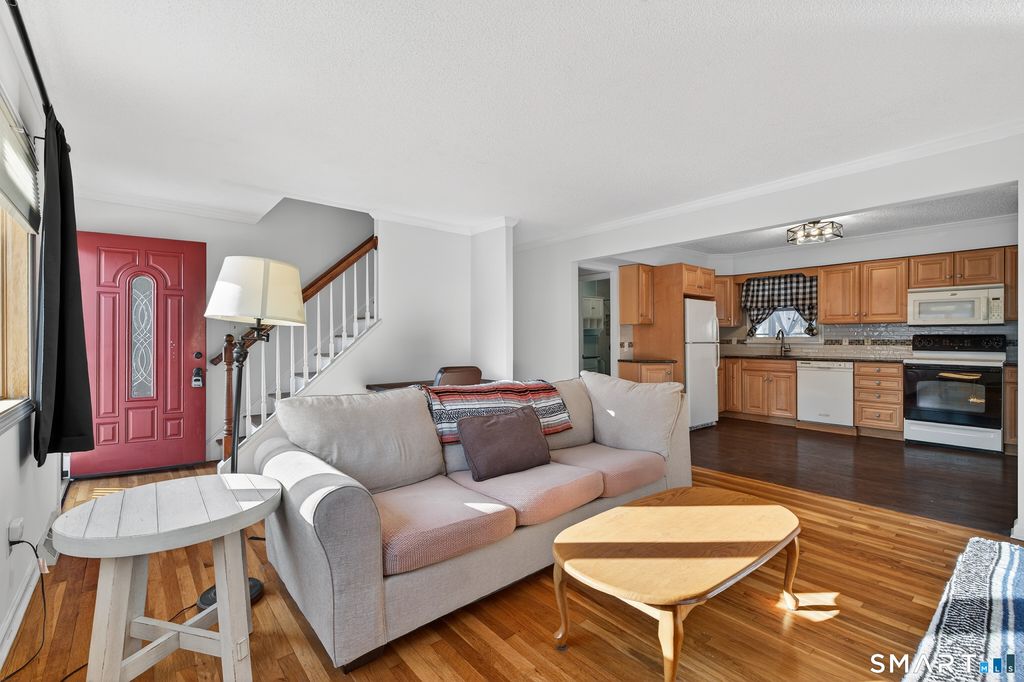 Photo of 40 Sunrise Circle, Wallingford, CT 06492 (MLS # 24147282)