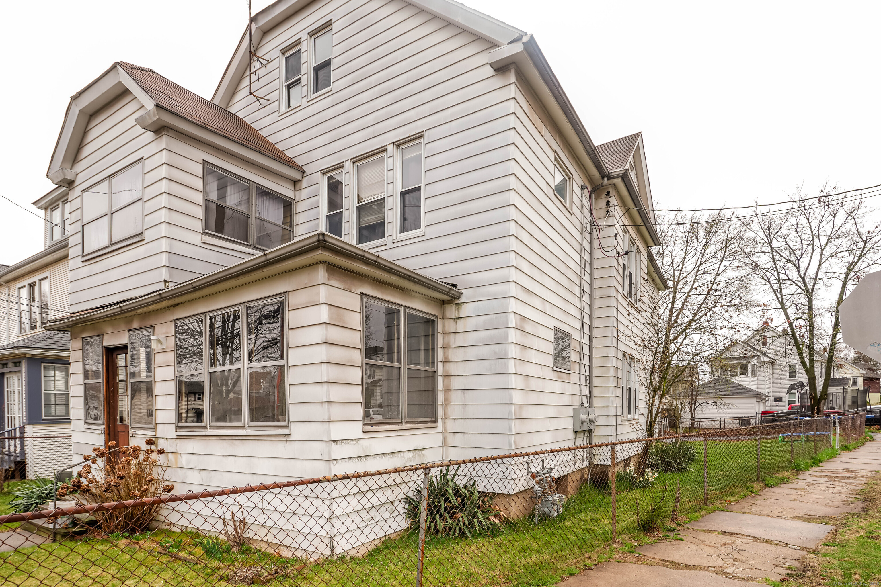 Property for Sale at Roxbury Street, Hartford, Connecticut - Bedrooms: 4 
Bathrooms: 2 
Rooms: 12  - $329,900