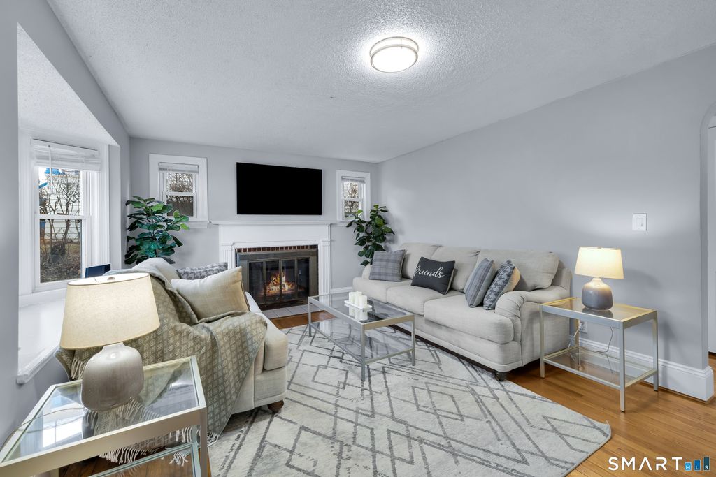 Photo of 94 Benton Street, Manchester, CT 06040 (MLS # 24144095)