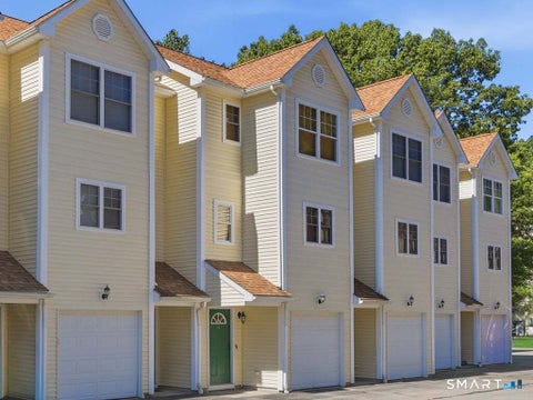 Photo of 527 W Thames Street #6, Norwich, CT 06360 (MLS # 24176761)
